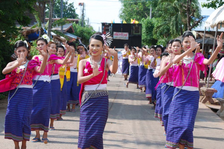 Tour Du Lịch Lào Đặc Sắc – Vui Lễ Hội Té Nước